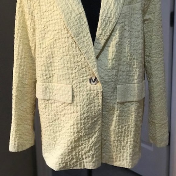 Notched Collar Flap Detail Textured Knit Blazer - Picture 3 of 5